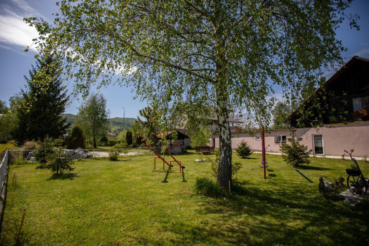 Sumski Dvori Apartment Огулин Екстериор снимка