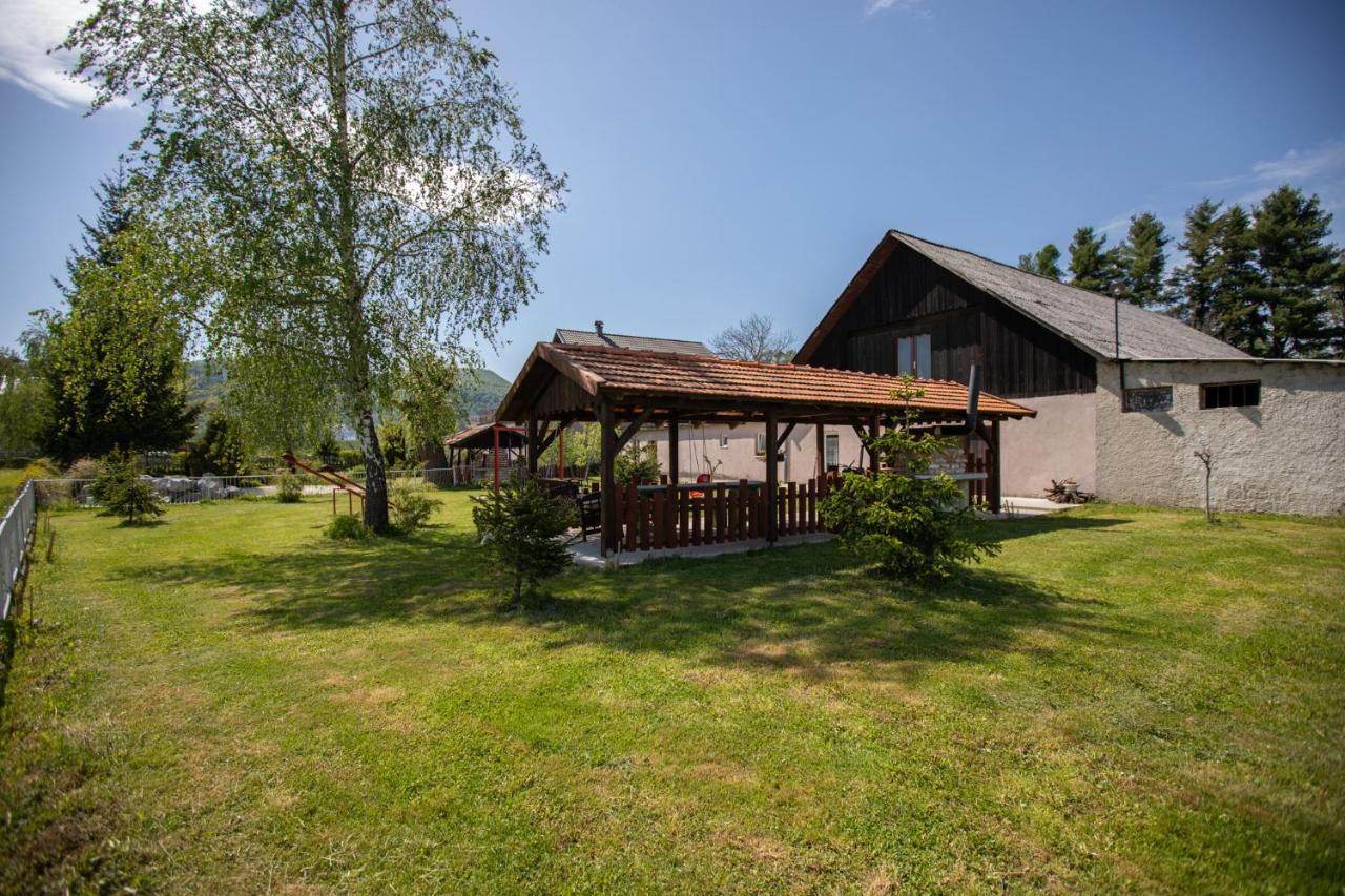 Sumski Dvori Apartment Огулин Екстериор снимка